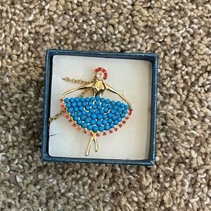 Unopened dancer pin / necklace